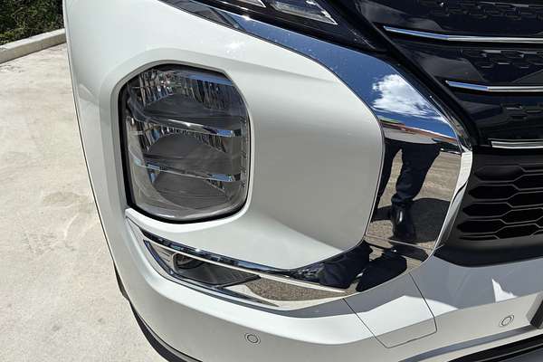 2024 Mitsubishi Outlander LS ZM