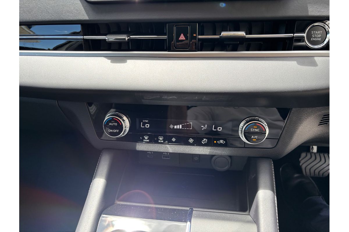 2024 Mitsubishi Outlander LS ZM