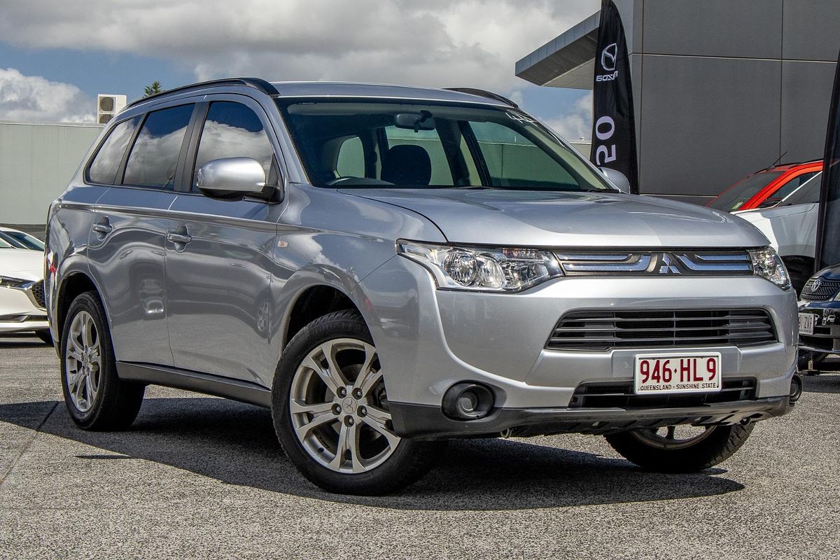 2013 Mitsubishi Outlander ES ZJ