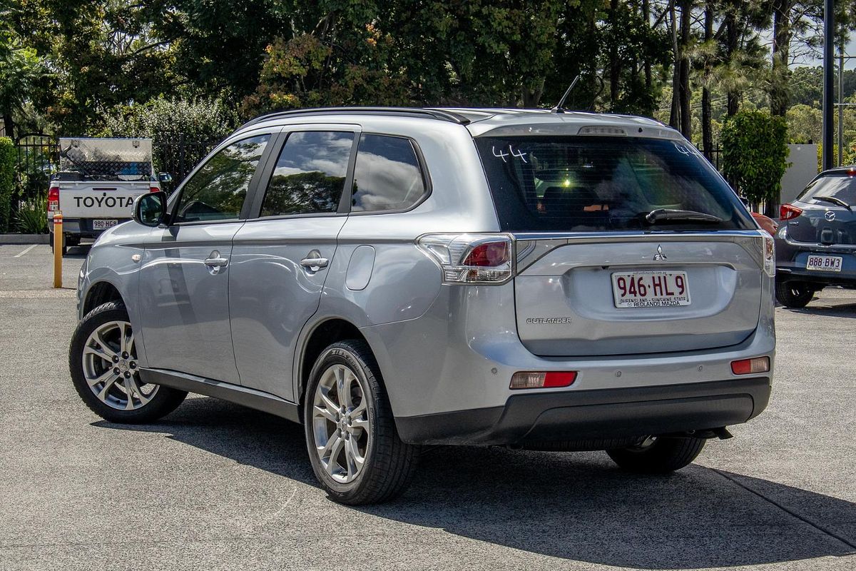 2013 Mitsubishi Outlander ES ZJ