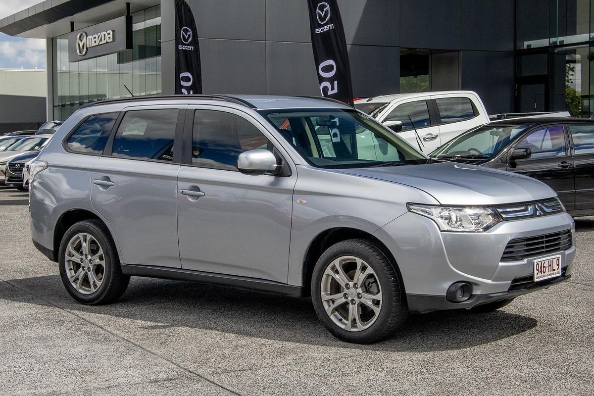 2013 Mitsubishi Outlander ES ZJ