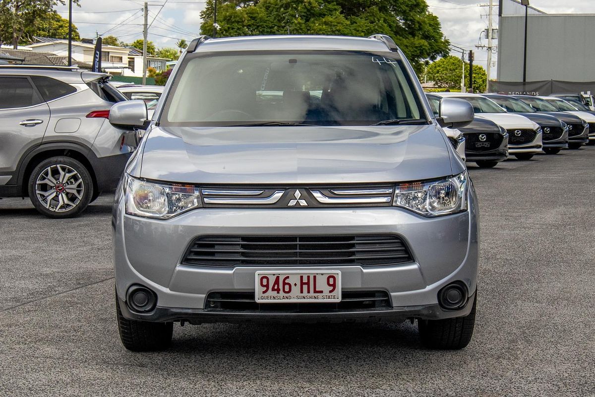 2013 Mitsubishi Outlander ES ZJ