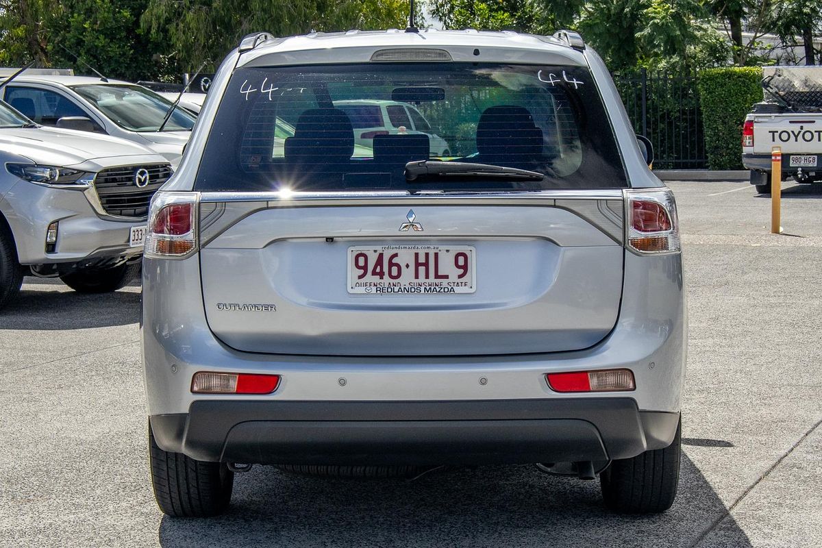 2013 Mitsubishi Outlander ES ZJ