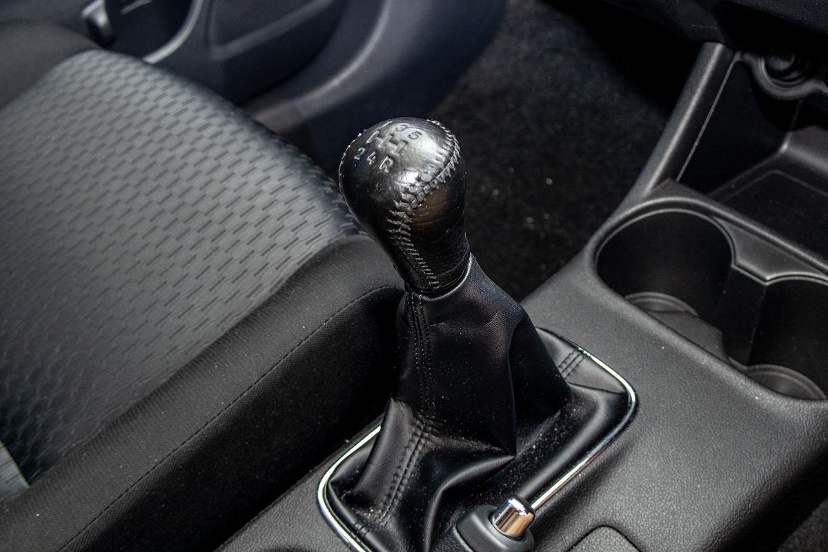 2013 Mitsubishi Outlander ES ZJ