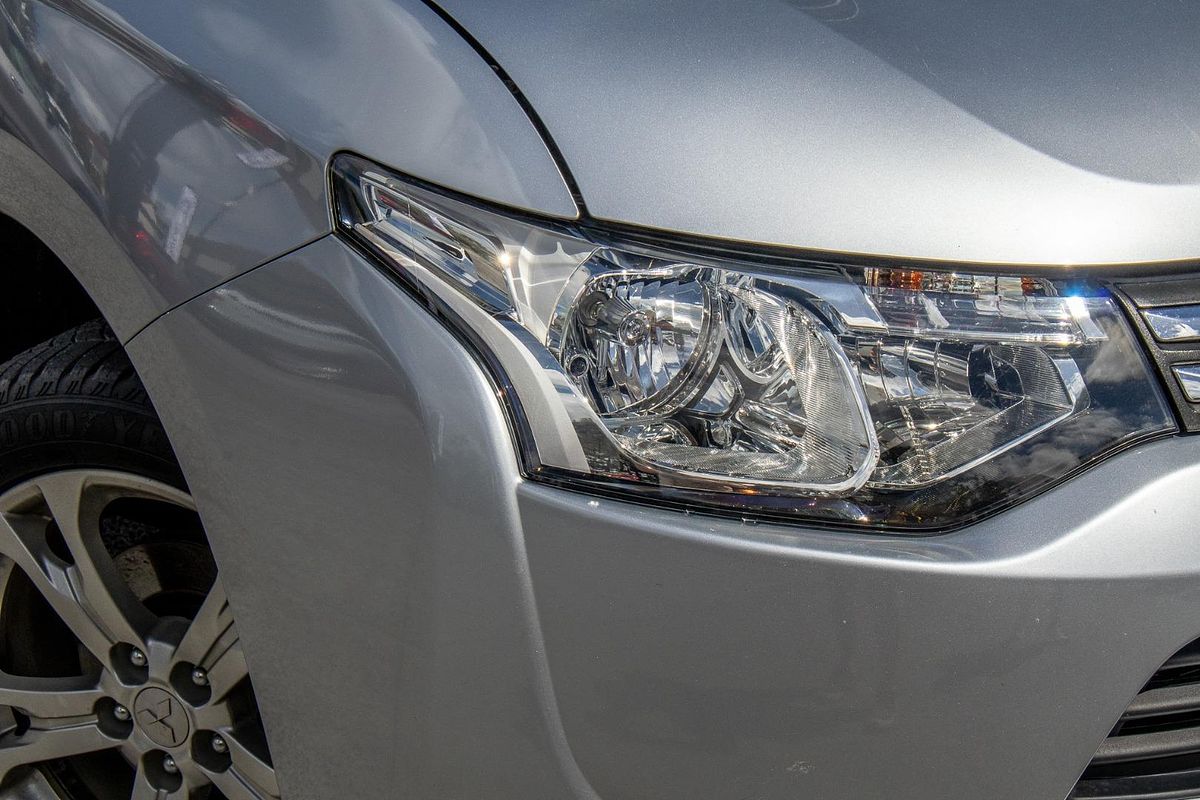 2013 Mitsubishi Outlander ES ZJ
