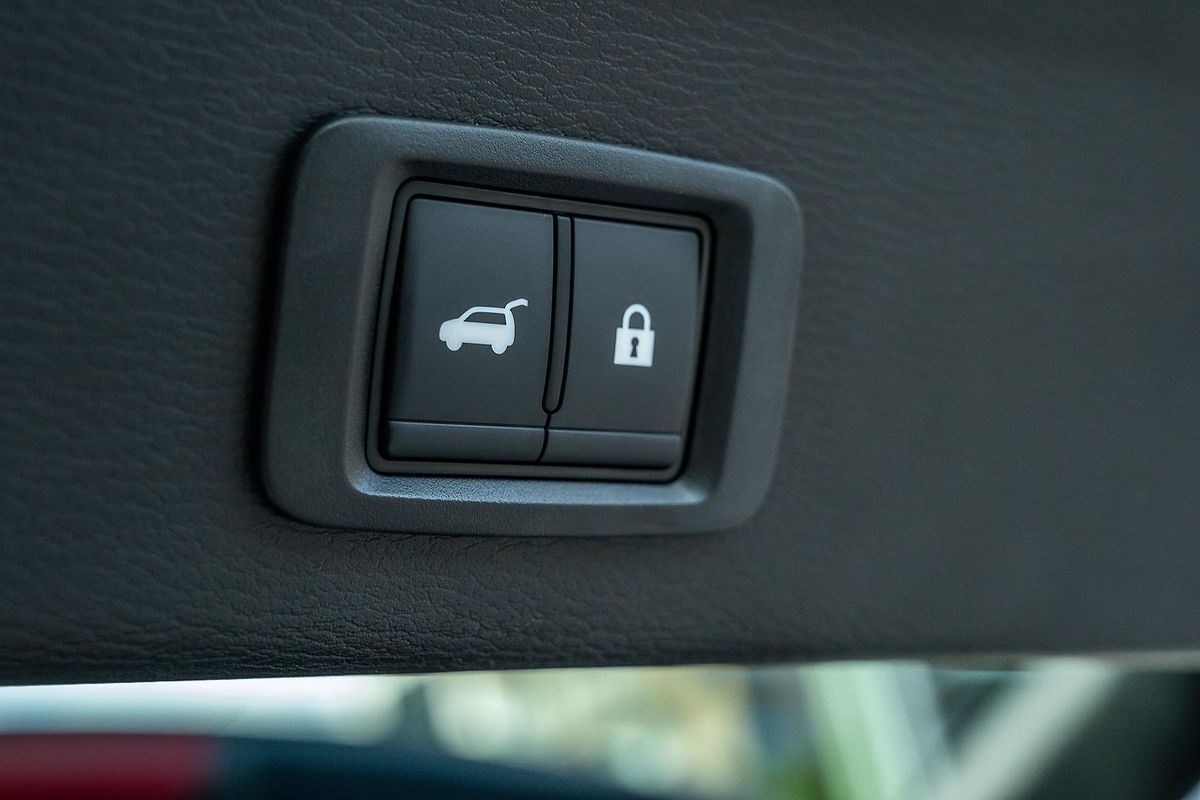 2024 Mitsubishi Outlander PHEV Exceed ZM