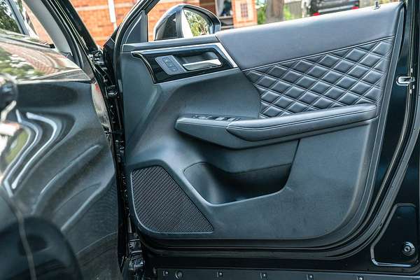 2024 Mitsubishi Outlander PHEV Exceed ZM