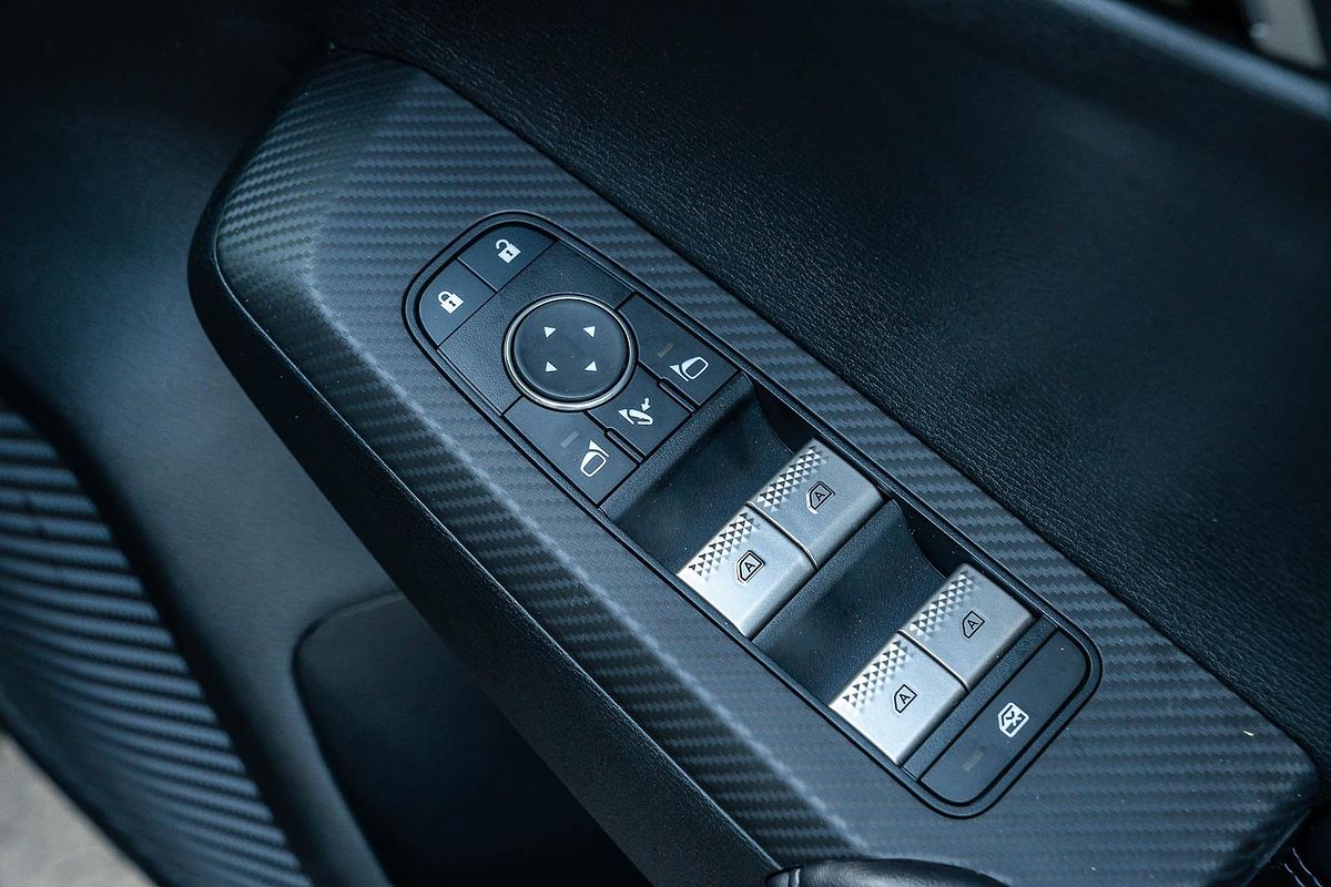 2024 Mitsubishi Outlander PHEV Exceed ZM