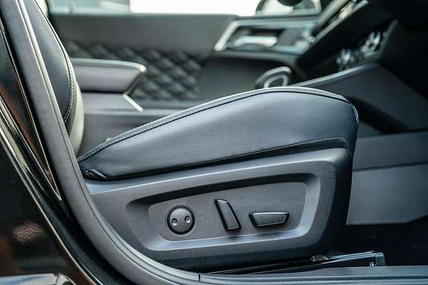 2024 Mitsubishi Outlander PHEV Exceed ZM