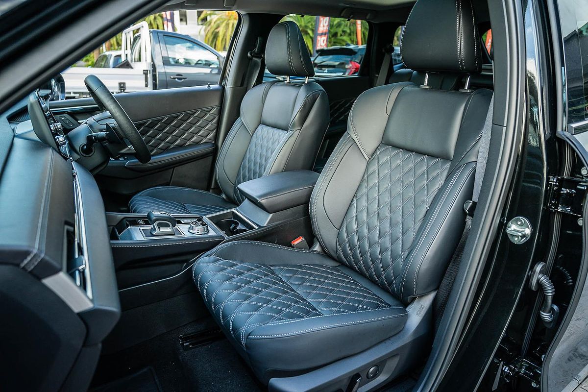 2024 Mitsubishi Outlander PHEV Exceed ZM