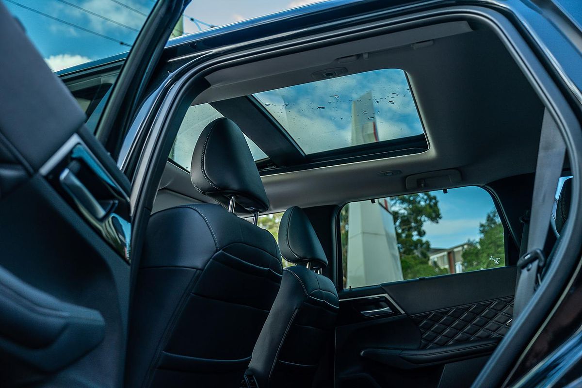 2024 Mitsubishi Outlander PHEV Exceed ZM