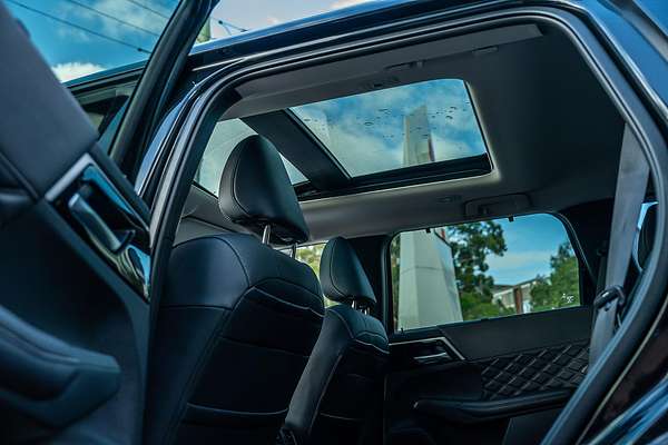 2024 Mitsubishi Outlander PHEV Exceed ZM