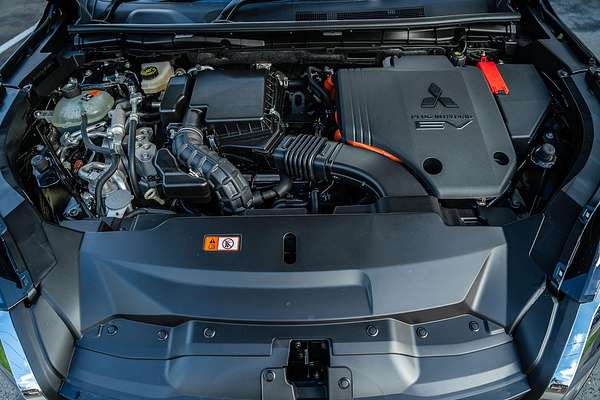 2024 Mitsubishi Outlander PHEV Exceed ZM