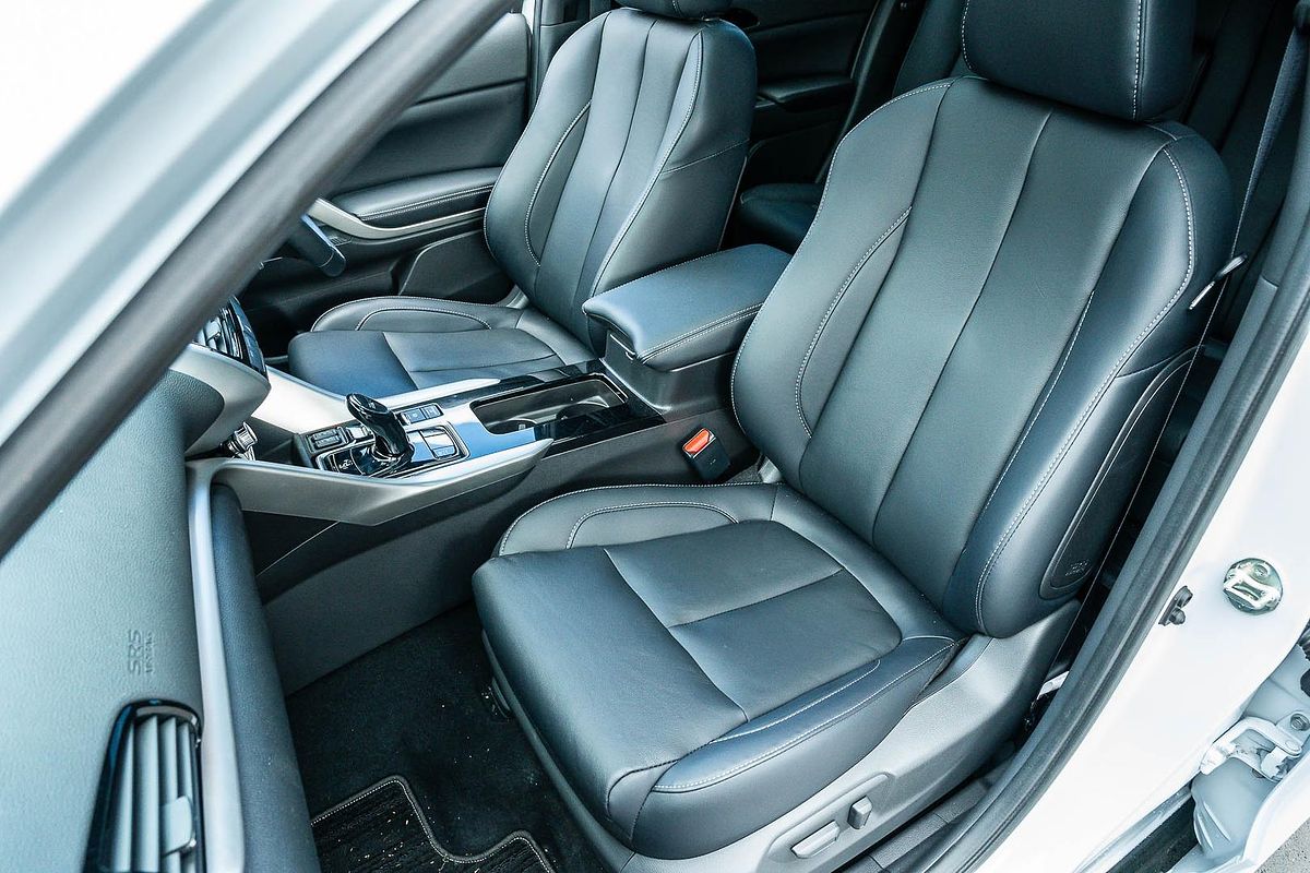 2024 Mitsubishi Eclipse Cross PHEV Exceed YB