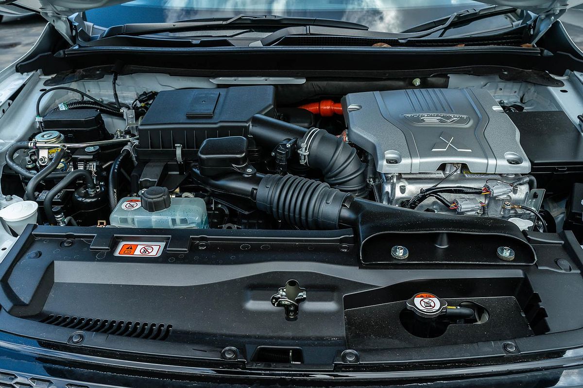 2024 Mitsubishi Eclipse Cross PHEV Exceed YB