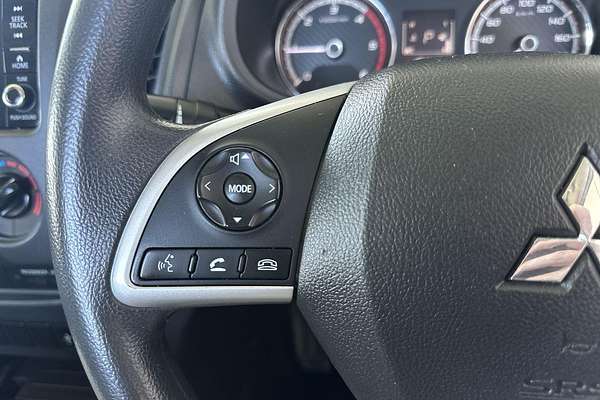 2021 Mitsubishi Triton GLX MR 4X4
