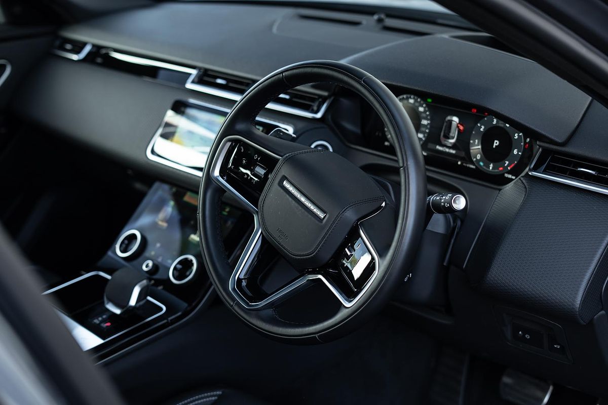 2023 Land Rover Range Rover Velar P400 R-Dynamic SE L560