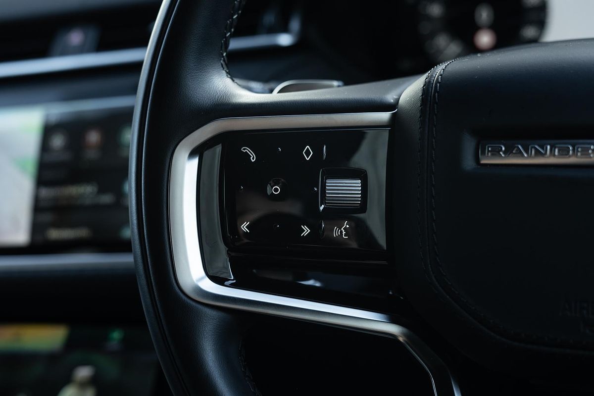 2023 Land Rover Range Rover Velar P400 R-Dynamic SE L560