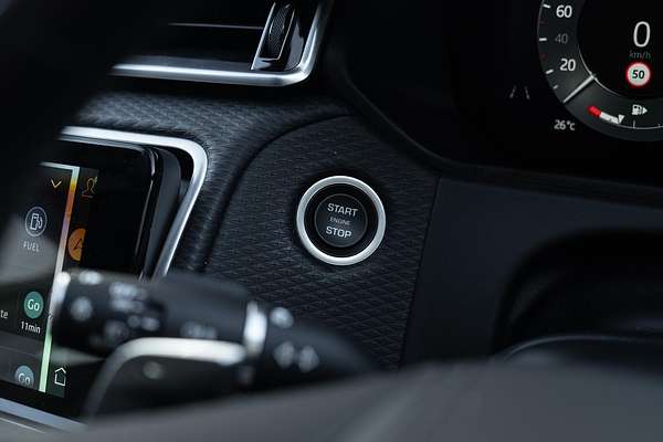 2023 Land Rover Range Rover Velar P400 R-Dynamic SE L560