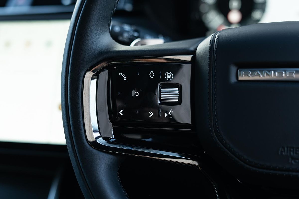 2024 Land Rover Range Rover Velar P250 Dynamic SE L560