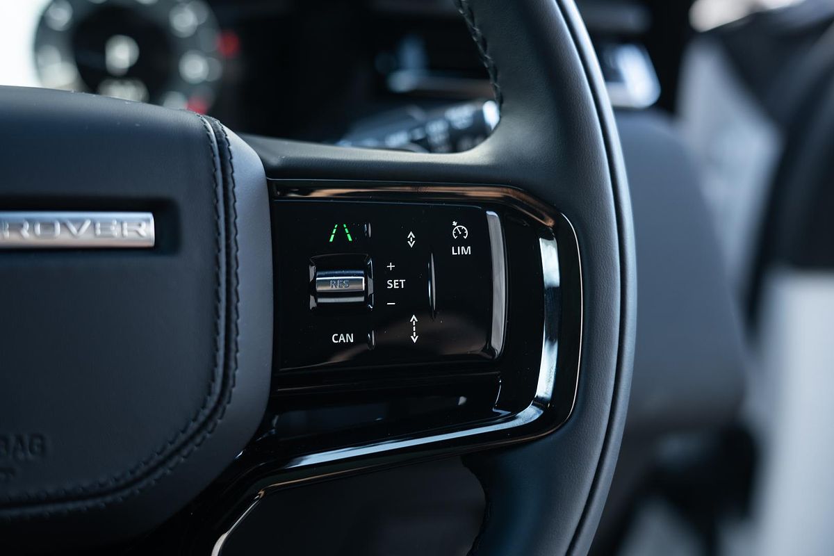 2024 Land Rover Range Rover Velar P250 Dynamic SE L560