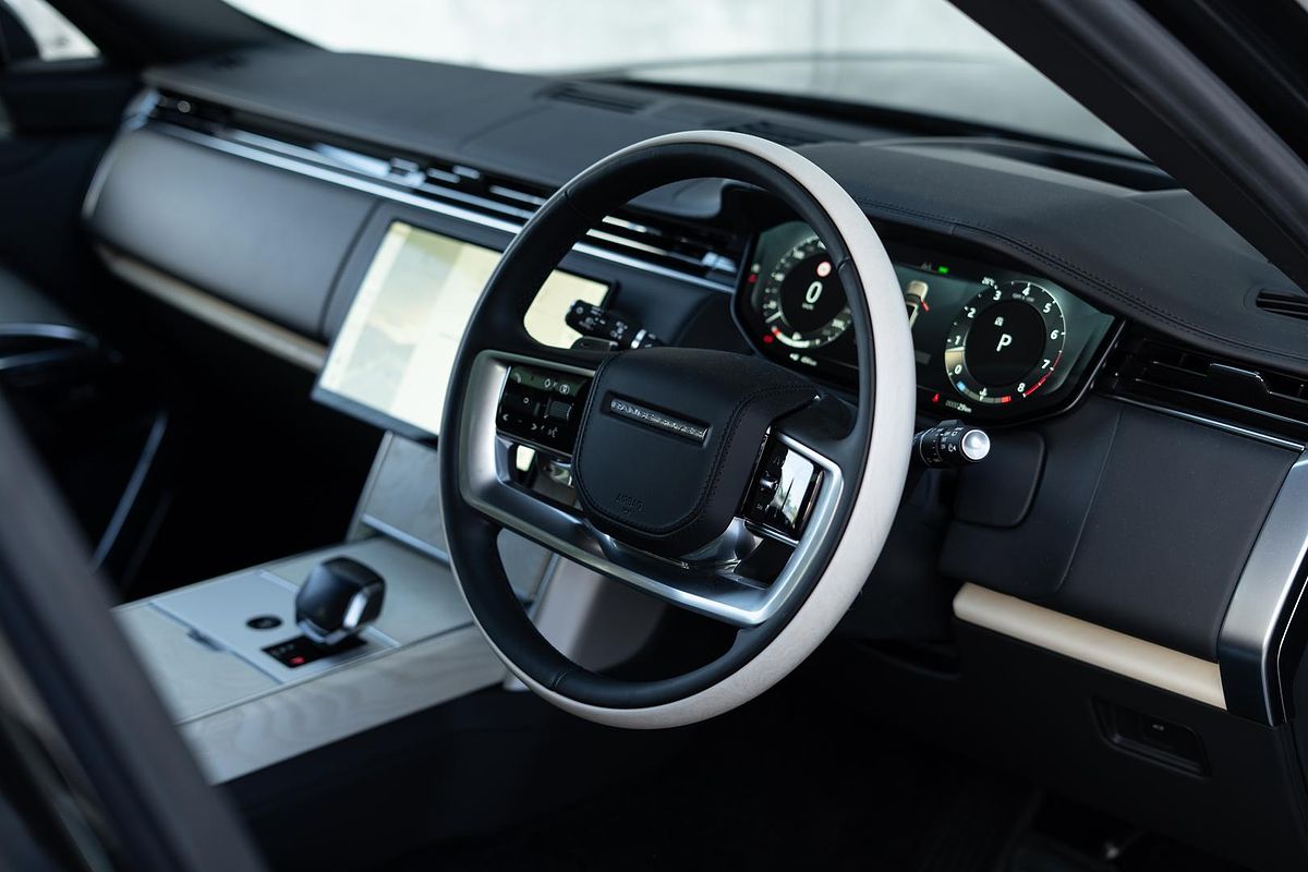 2024 Land Rover Range Rover P615 SV L460 LWB