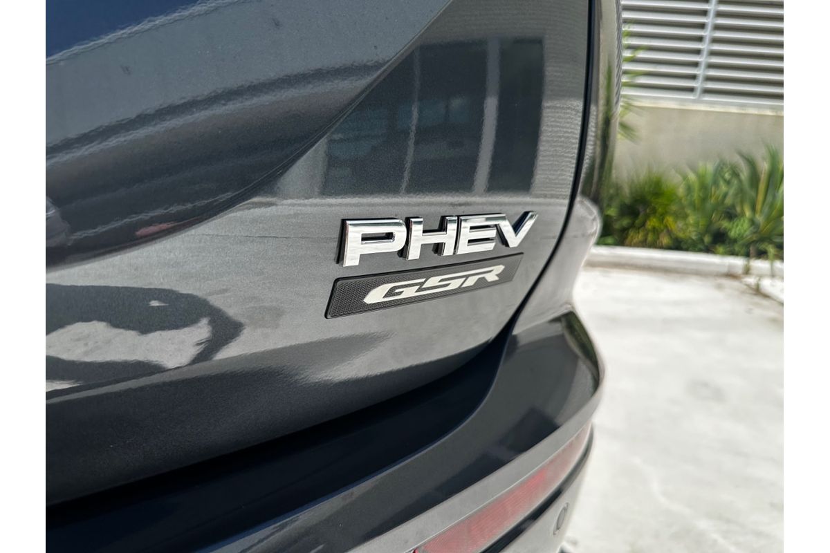 2024 Mitsubishi Outlander PHEV GSR ZM