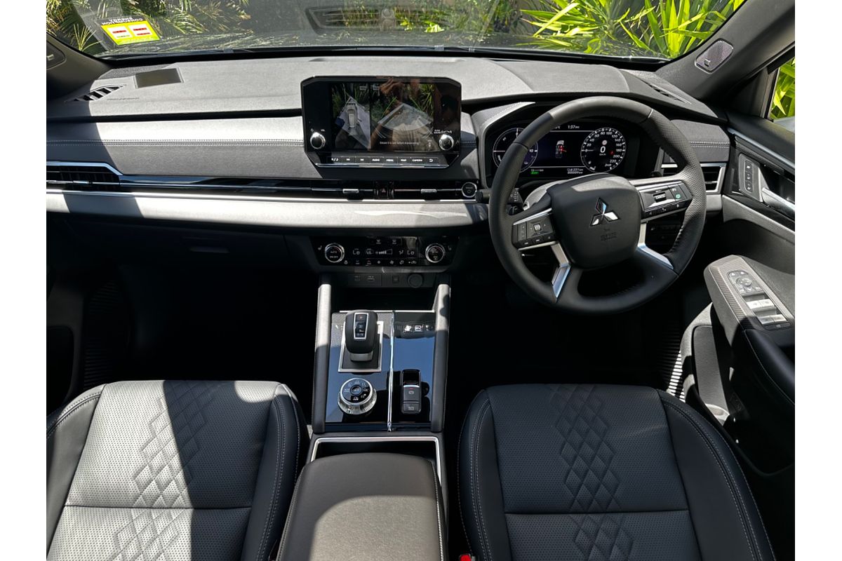 2024 Mitsubishi Outlander PHEV GSR ZM