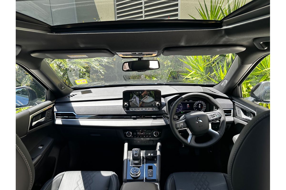 2024 Mitsubishi Outlander PHEV GSR ZM