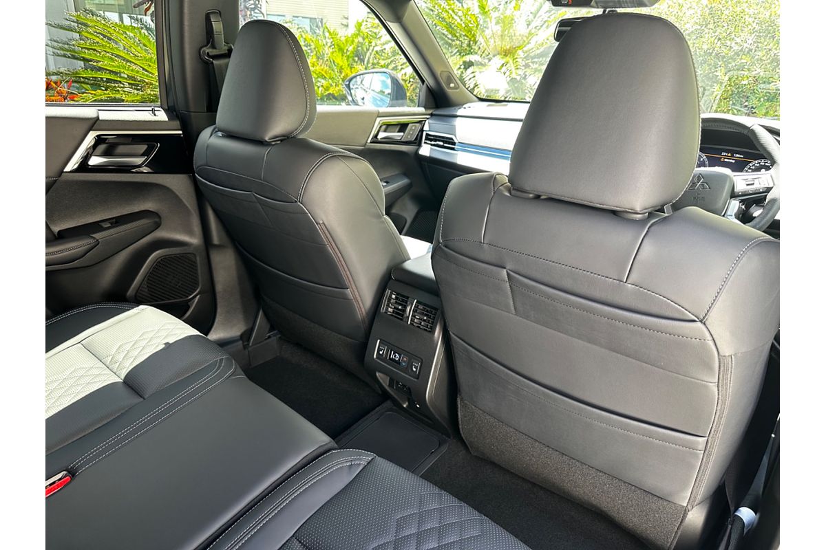 2024 Mitsubishi Outlander PHEV GSR ZM