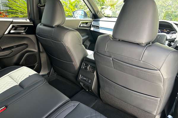 2024 Mitsubishi Outlander PHEV GSR ZM