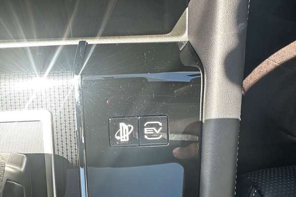2024 Mitsubishi Outlander PHEV GSR ZM