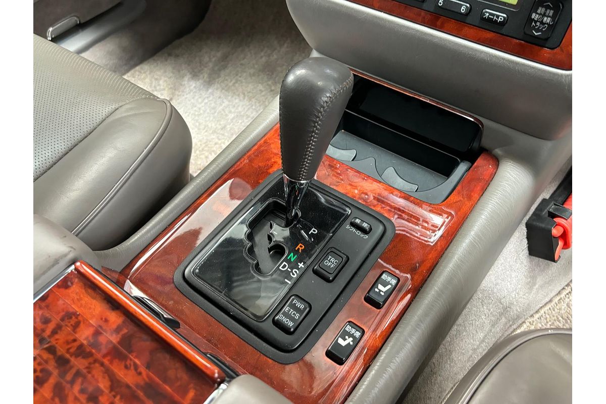 2005 Toyota CENTURY BASE GZG
