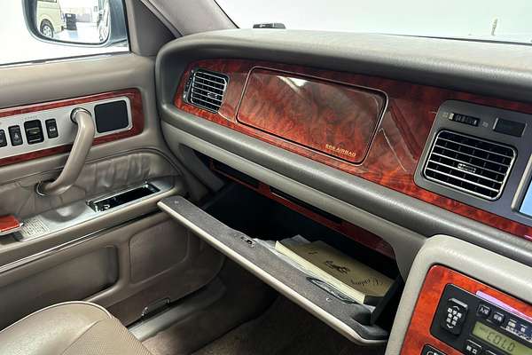 2005 Toyota CENTURY BASE GZG