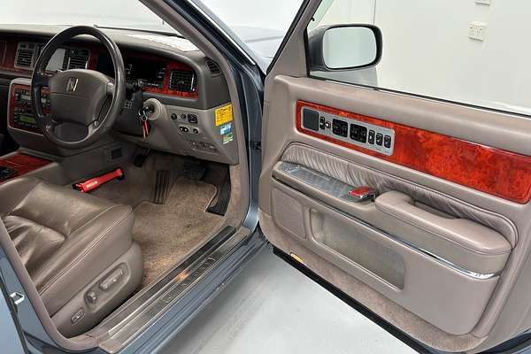 2005 Toyota CENTURY BASE GZG