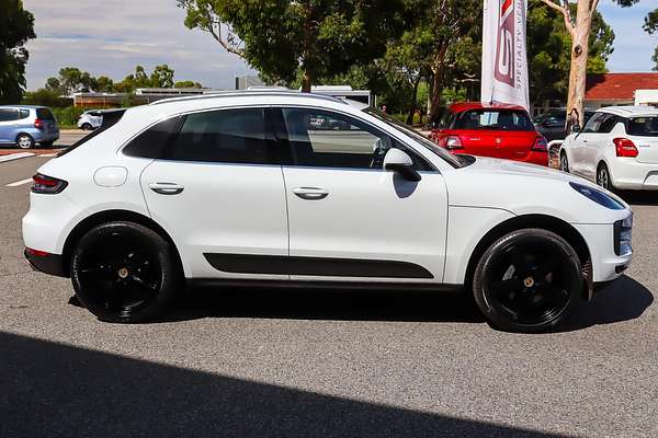 2021 Porsche Macan S 95B