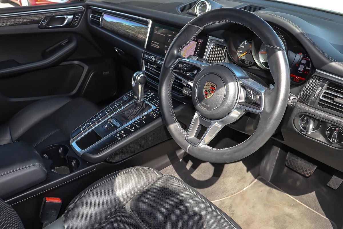 2021 Porsche Macan S 95B