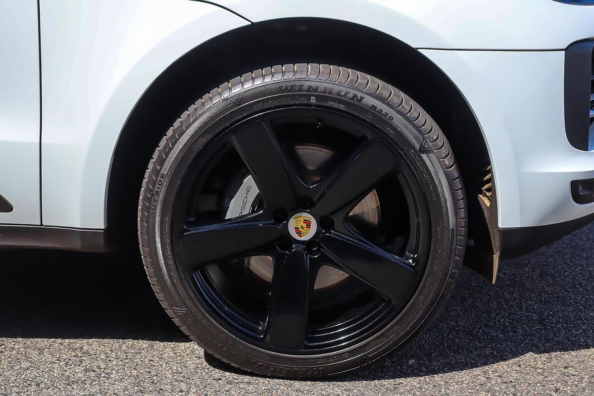 2021 Porsche Macan S 95B