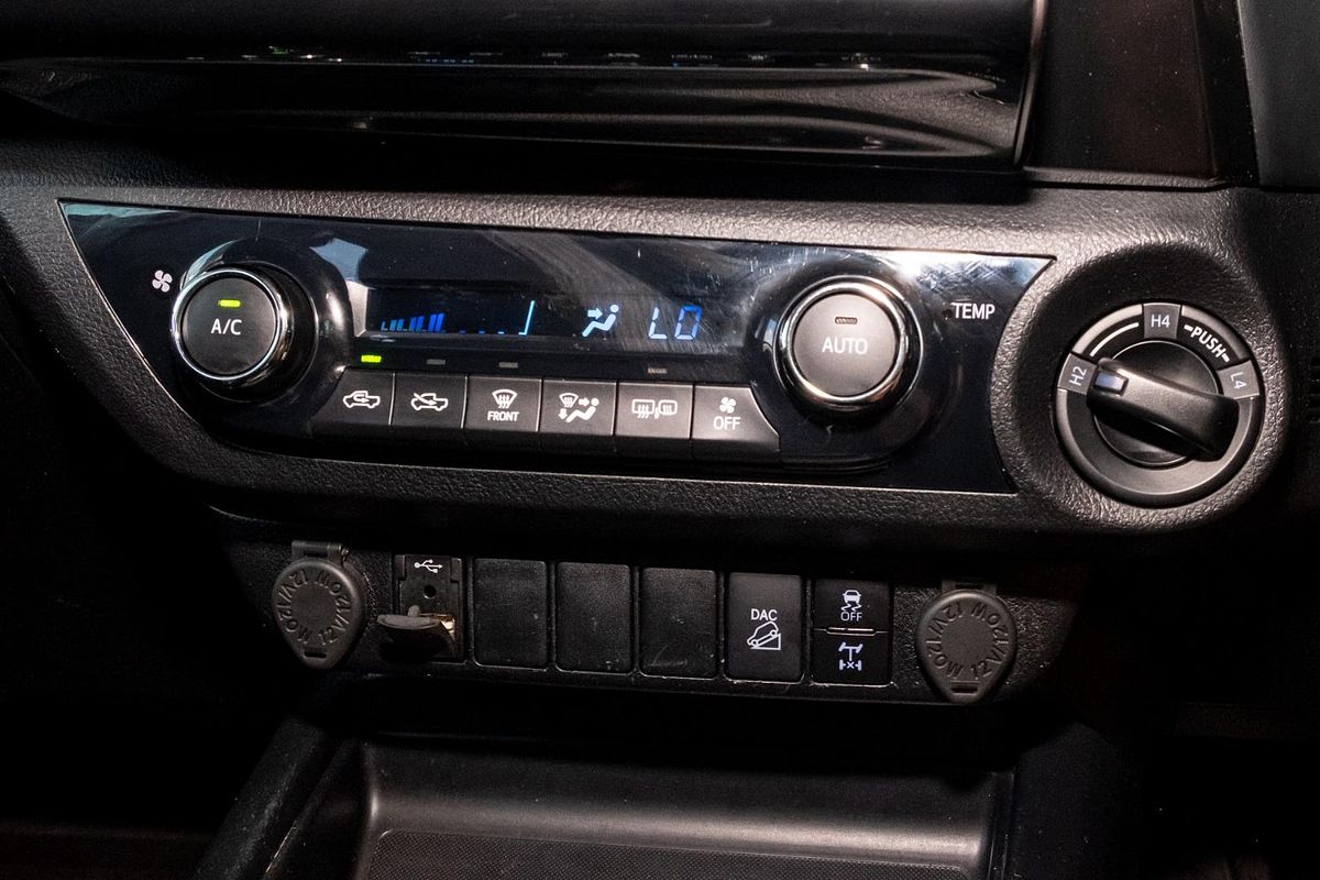 2020 Toyota Hilux SR5 GUN126R 4X4