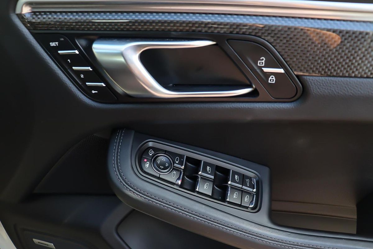 2021 Porsche Macan S 95B