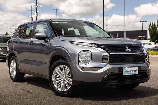 2022 Mitsubishi Outlander ES ZM