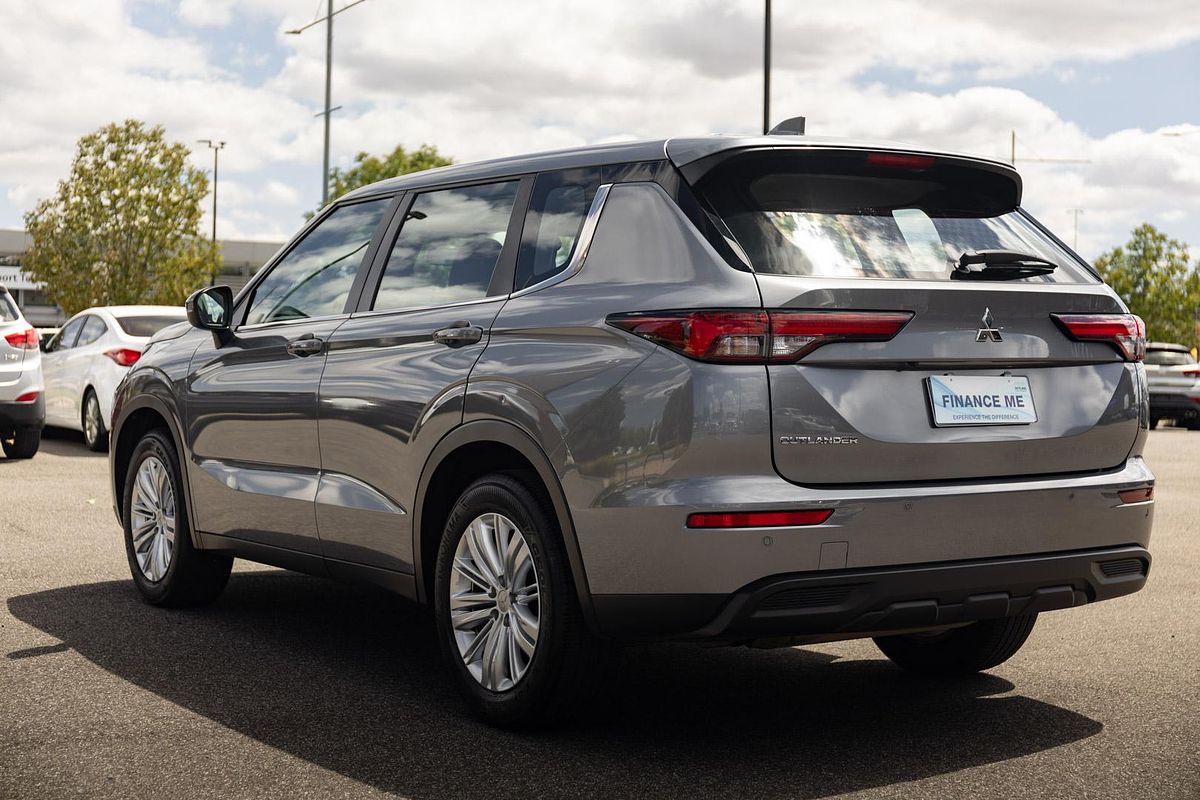2022 Mitsubishi Outlander ES ZM