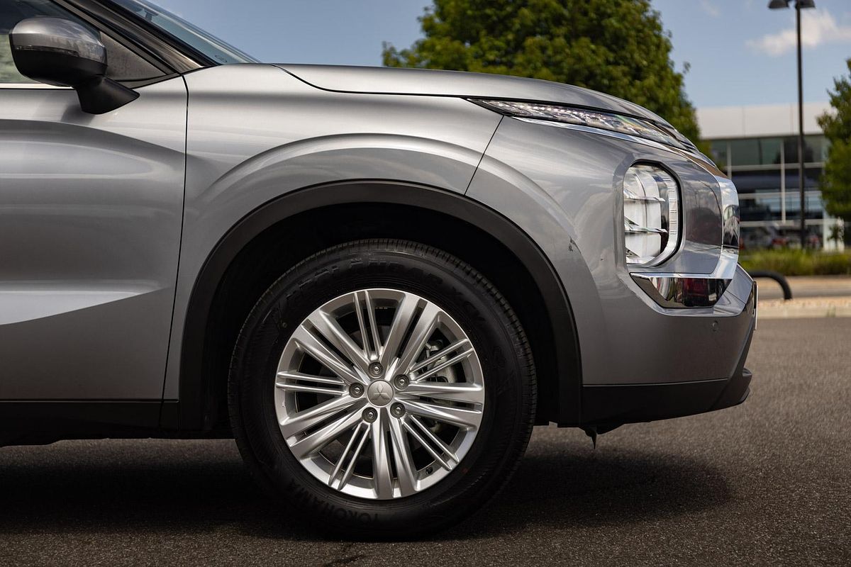 2022 Mitsubishi Outlander ES ZM