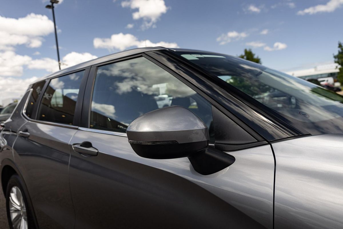 2022 Mitsubishi Outlander ES ZM