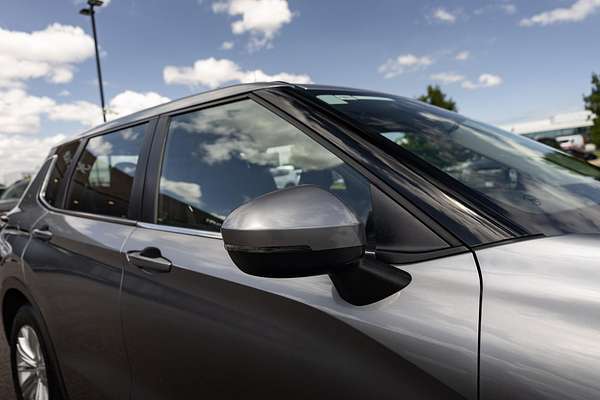 2022 Mitsubishi Outlander ES ZM