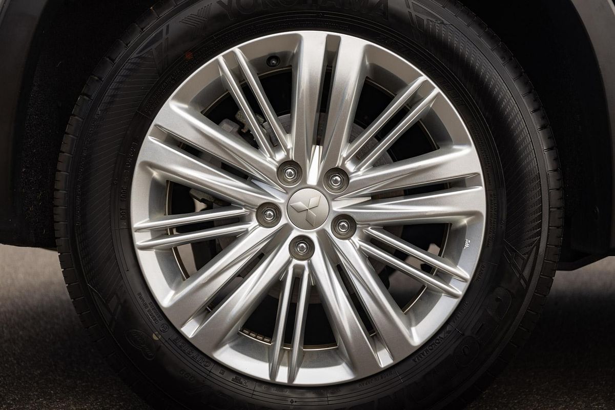 2022 Mitsubishi Outlander ES ZM