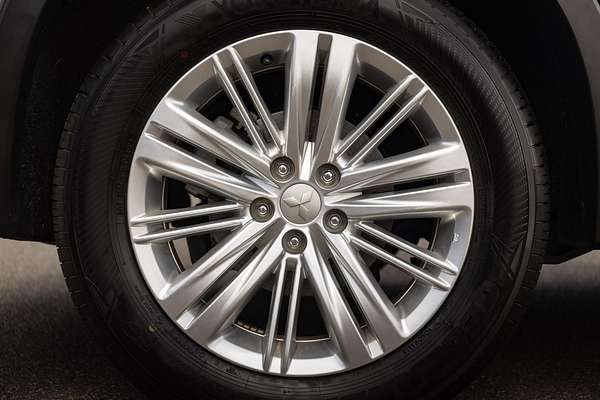 2022 Mitsubishi Outlander ES ZM