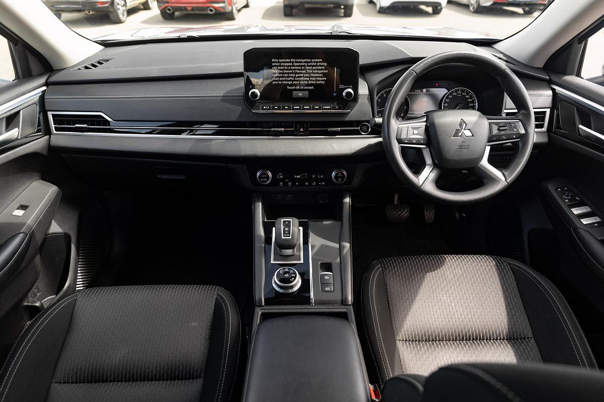 2022 Mitsubishi Outlander ES ZM