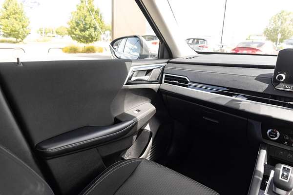 2022 Mitsubishi Outlander ES ZM