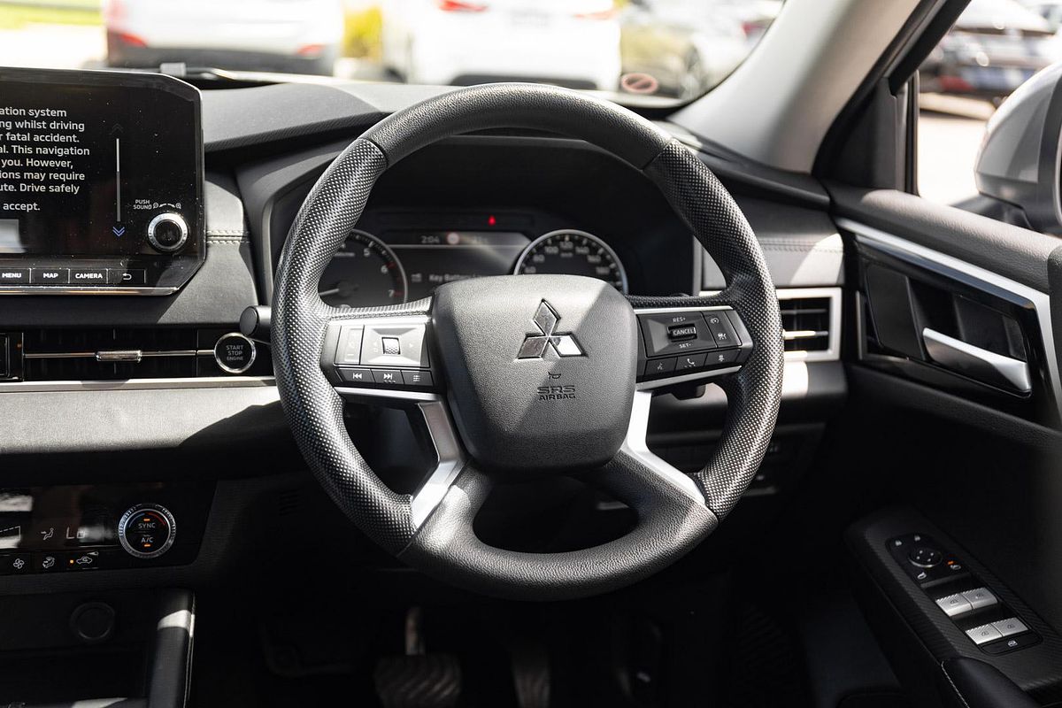 2022 Mitsubishi Outlander ES ZM